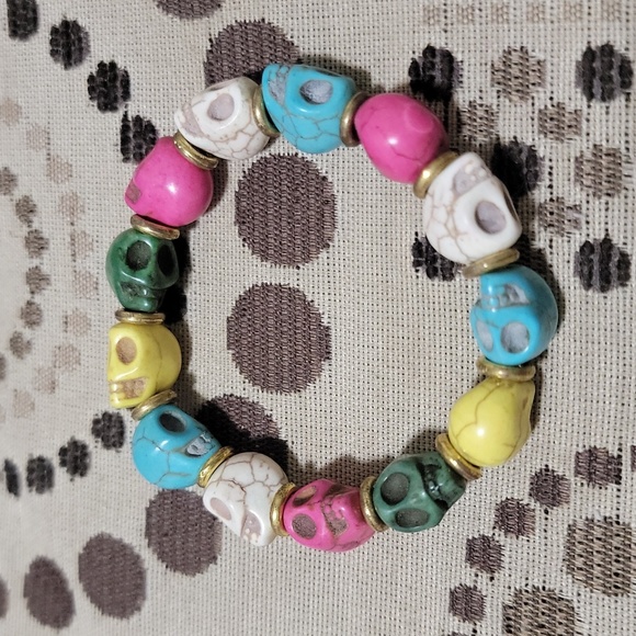 Halloween Multicolores Skulls Stretch Bead Bracelet - Picture 1 of 3
